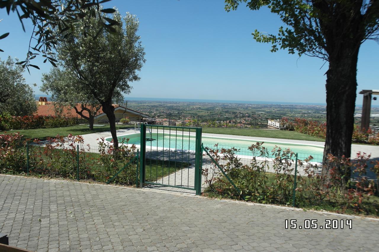 הוילה אריצ'ה Agriturismo La Vite E Gli Ulivi מראה חיצוני תמונה